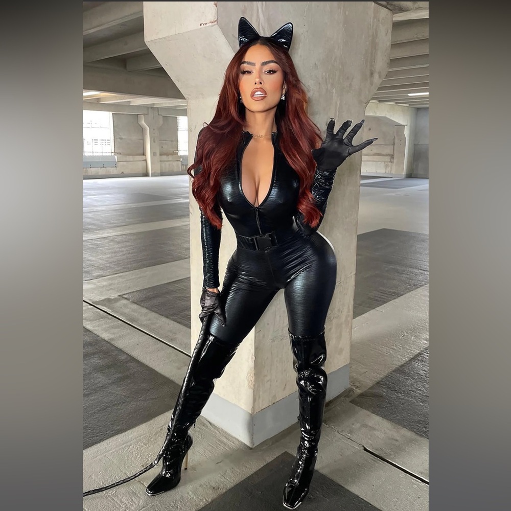Fashion Nova - Cat Fight 5 piece costume set